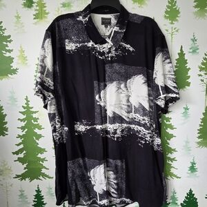 Guess Men's Black and White Graphic Slim Fit Shirt